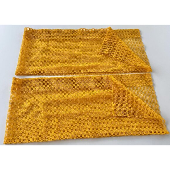 Vintage 1970s mesh valance, golden yellow, rod heading panel, price for each - Picture 5 of 9